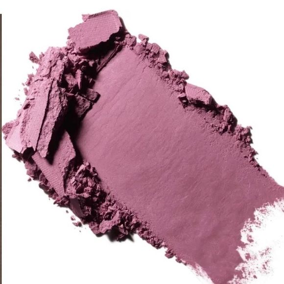 M•A•C “Ripened” Powder Kiss Soft Matte Eyeshadow - Picture 3 of 6